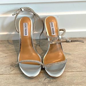 Steve Madden ankle strap heels perfect condition!